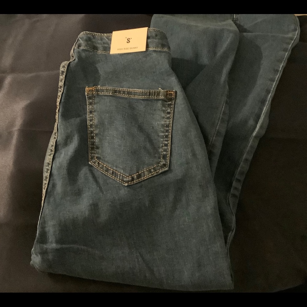 High Rise Skinny Jeans - Picture 2 of 3